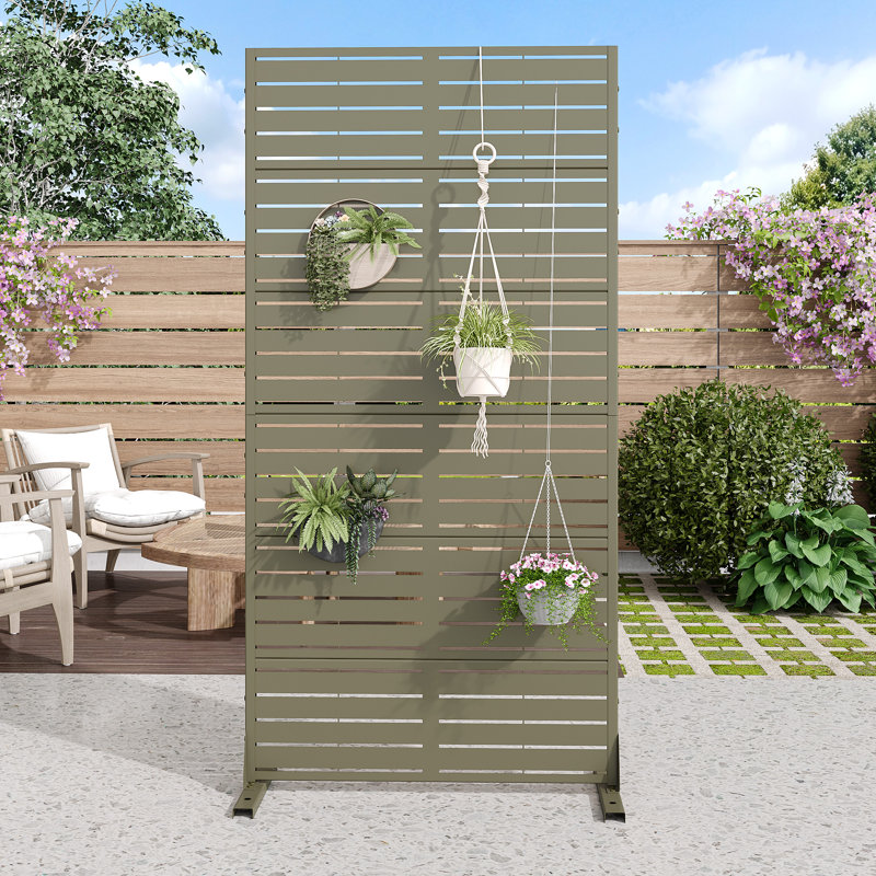 72" Metal Outdoor Privacy Screen, H 72 po x l 35 po x P 16 po, Vert