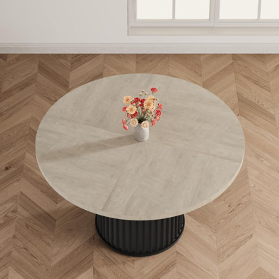 Table de salle à manger industrielle grise ronde de 47 pouces, pouvant accueillir 4 à 6 personnes, avec socle en métal robuste pour la salle à manger et la cuisine