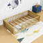 Lit plateforme simple à plancher bas avec rangement pour livres intégré et garde-corps de protection-217052360