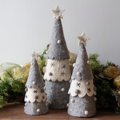 Hannu Christmas Decorative Accent