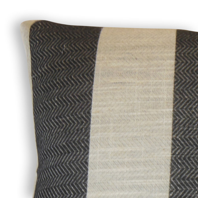 Coussin décoratif Irelee, Hauteur (22 po) x largeur (22 po), Noir