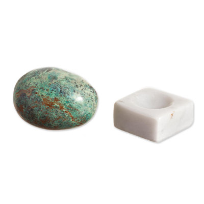 Figurine en forme de Chrycocolla mignonne oeuf