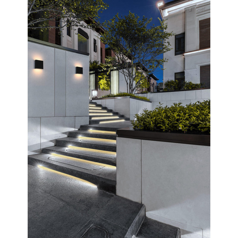 Outdoor Wall Sconce in Black, 5" H x 9" W x 9" D