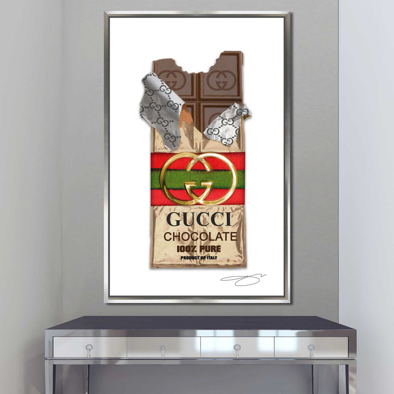 «Craving Gucci (Vertical)» par Jodi - impression, Cadre flottant argent, H 33,5 po x l 21,5 po x P 2 po