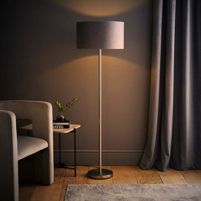 Pearletta Traditional Floor Lamp Set