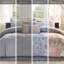 Literie grand gris / pêche - coton imprimé, floral, rembourrage, jupe de lit et 3 coussins rembourrés, design,-119104857-119104858