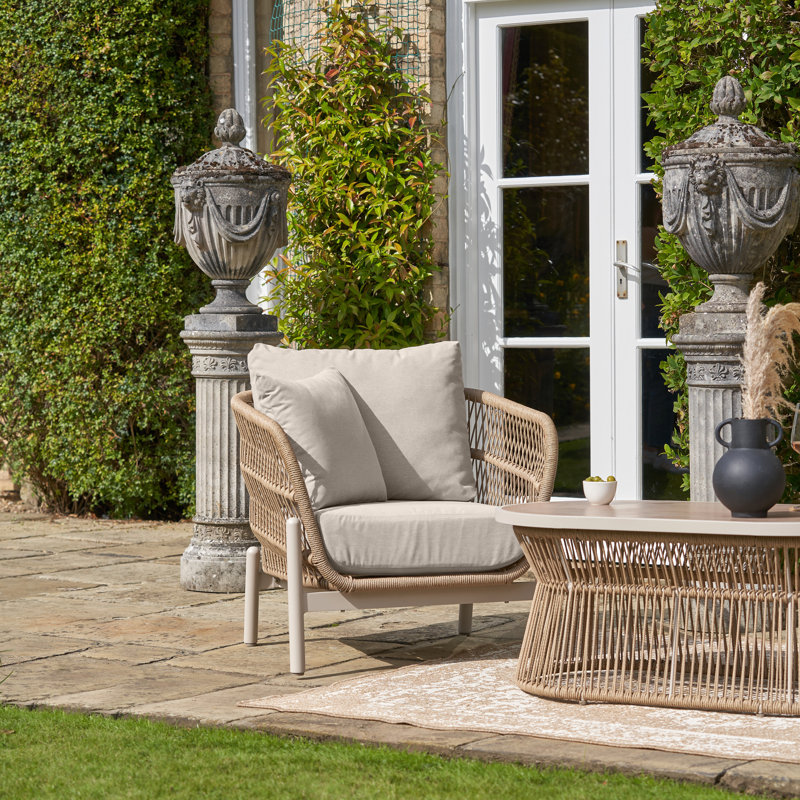 Aris Outdoor Lounge Chair