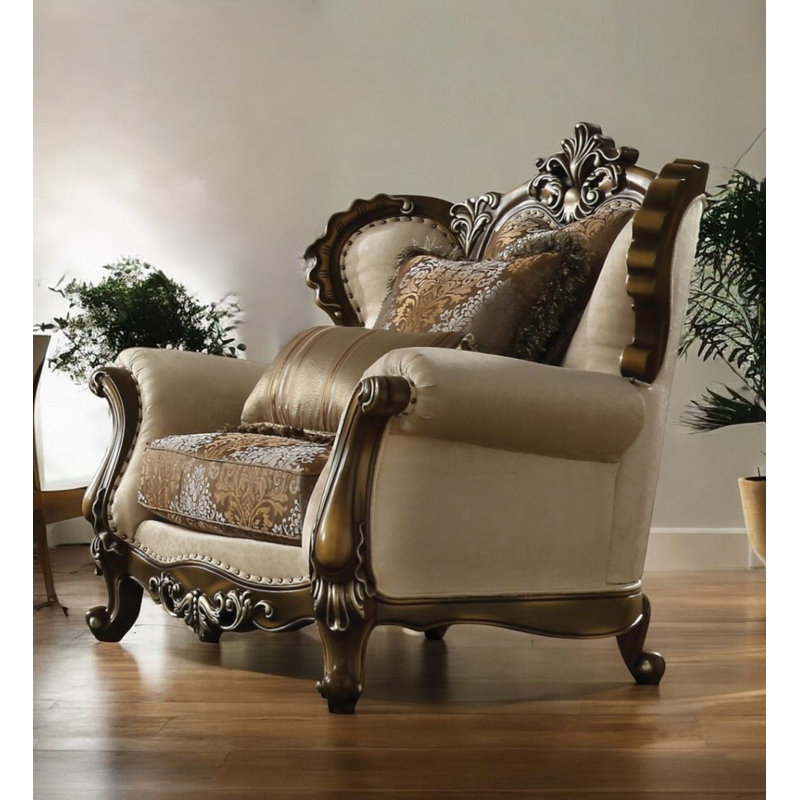 Fauteuil à oreilles capitonné en damas brun clair Gracie Mills avec coussins décoratifs