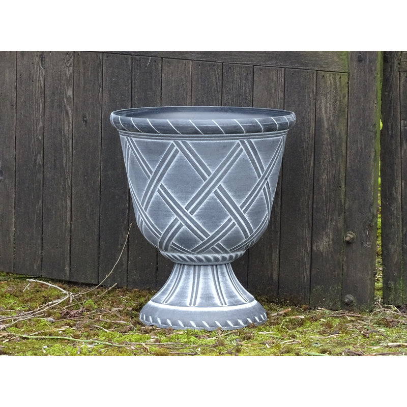 Lattice Urn in Black with White, 43.18 x 43 x 48