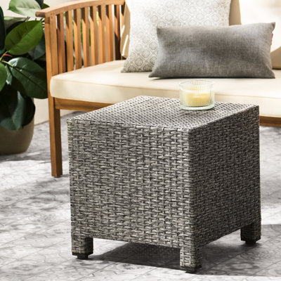 Table d'appoint - table cubique 18 po x 18 po x 18 po, pe noir et fer, sans assemblage moderne et côté en fer 18 po x 18 po x 18 po, assemblage pratique