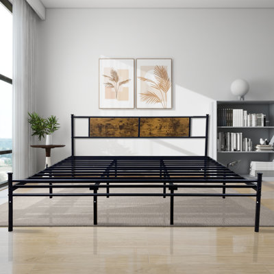 Structure de lit KING avec tête et pied de lit en bois, sommier plateforme en métal pour lit grand format