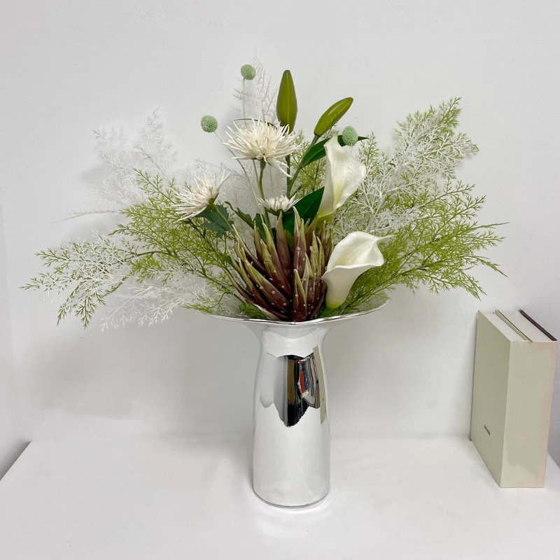Bouquets simulés et décorations florales