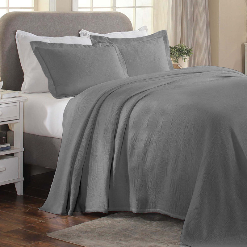 Superior Florin Matelasse Jacquard Scrolling Medallion Cotton Bedspread Set With Pillow Shams, Full + 2 Shams, Gray