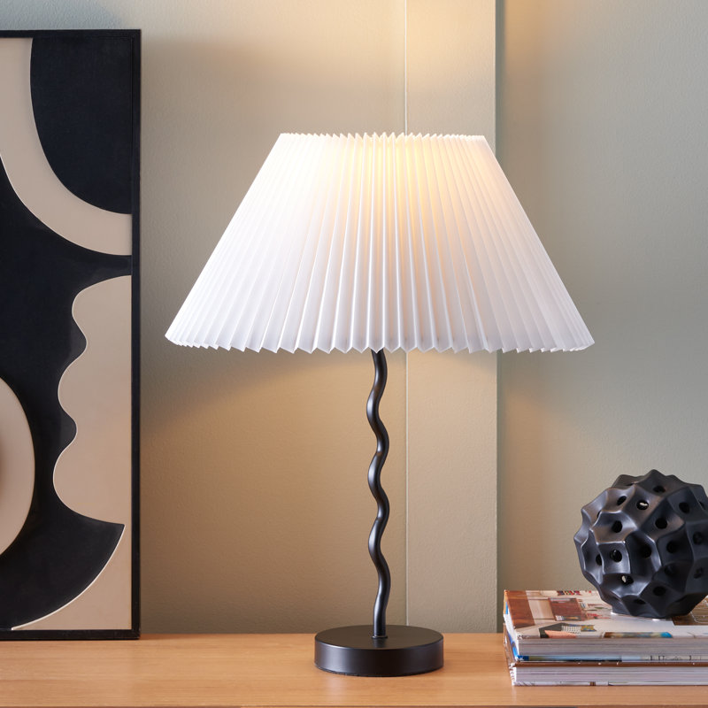 Lampe de table en métal 22 po Mckeen