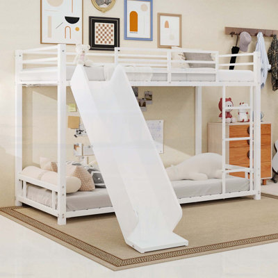Lit superposé simple robuste en métal avec glissade - Conception peu encombrante pour les enfants et les adolescents, cadre durable pour jouer et dormir, assemblage facile, disponible en blanc