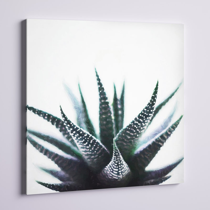 «Green Topaz Plant» par 83 Oranges - impression sur toile tendue, H 37 po x l 37 po x P 1,5 po