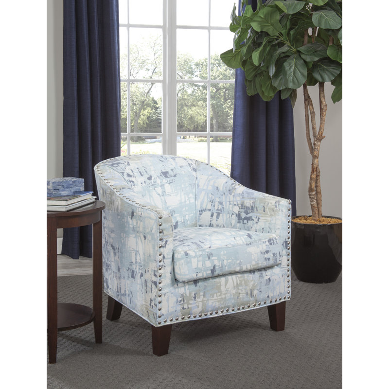 Fauteuil demi-tonneau Giles avec garniture cloutée argentée Giles, Bleu Ardoise