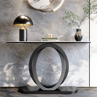 Armoire de style français en pierre frittée.