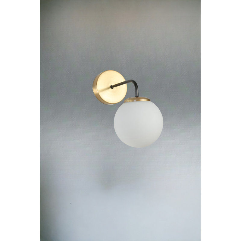 Akashia LED Wallchiere