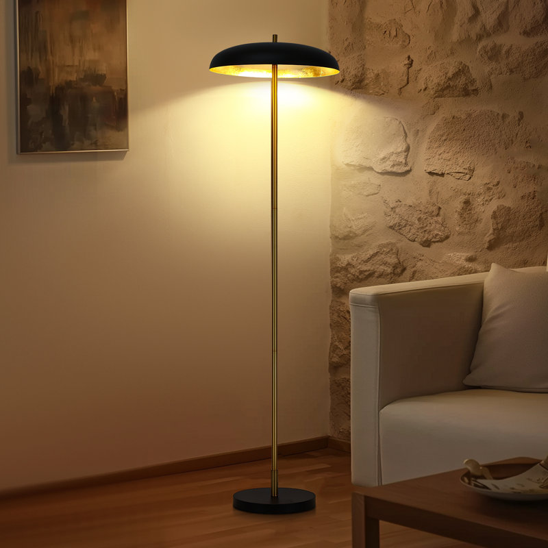 Lampe sur pied moderne 63 po en métal avec éclairage indirect, Noir mat, Noir et or