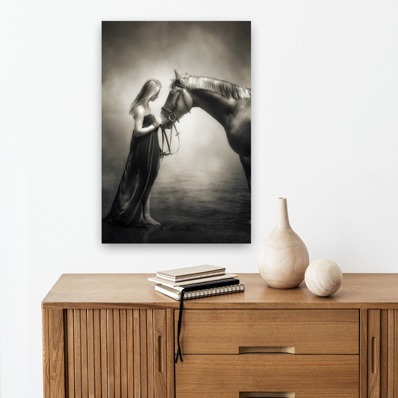 Connexion Misty Horse - Affiche murale classique, élégante et éthérée représentant un cheval et la nature, 18" H x 12" W