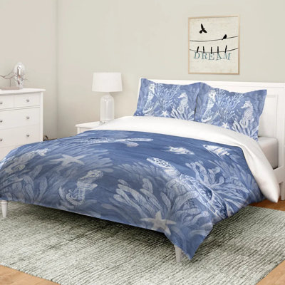 Laural Home Ocean Wave Comforter