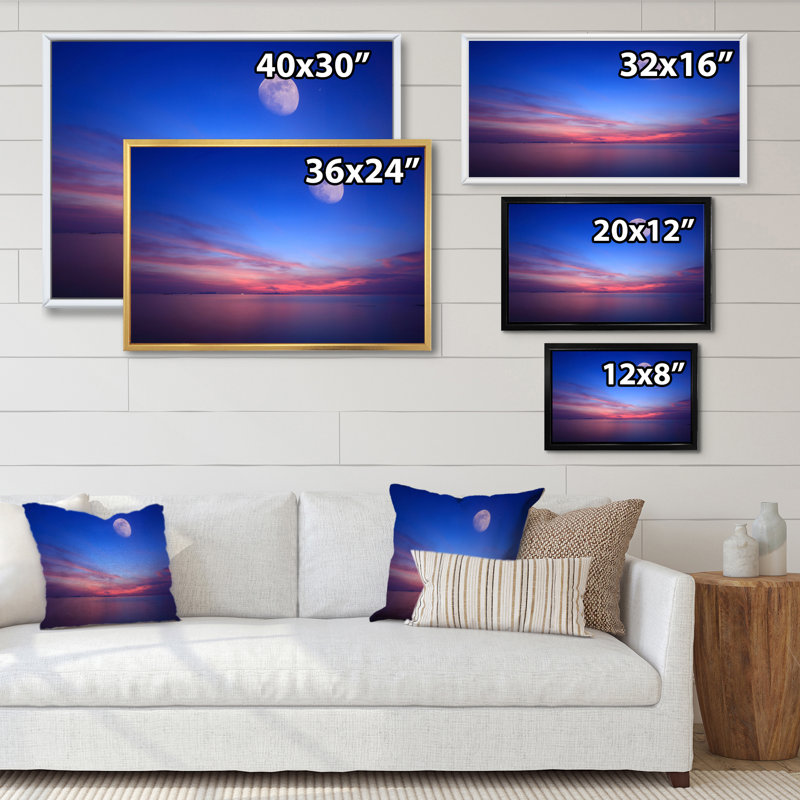 «Beautiful Moon Over Blue Sea», reproduction sur toile, H 24 po x l 36 po x P 1 po, Cadre naturel flottant