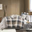 Édredon pour grand lit 7 pièces Ridge - Chevron neutre, tissu écossais Buffalo, lavable à la machine, coussins décoratifs, jupe de lit, tissu à chevrons, rembourrage, comprend édredon, taies décoratives, coussins et-117409824-117409821