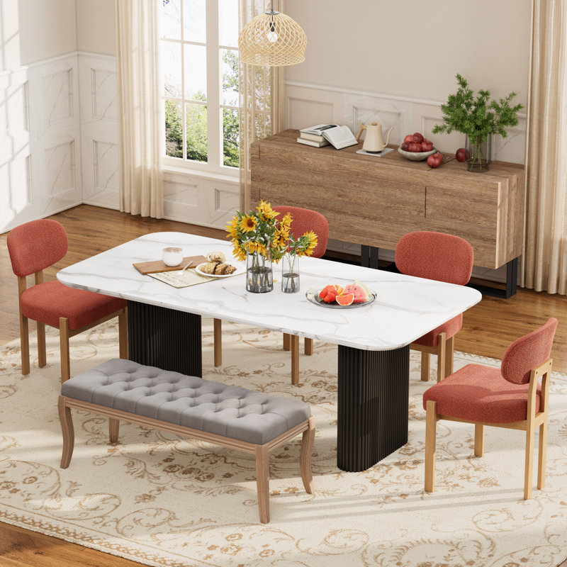 Ensemble de salle à manger rectangulaire de 70 po pour 6 personnes avec banc et chaises rembourrés Djanira, Marbre blanc