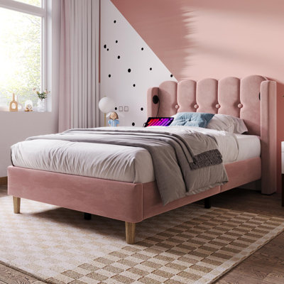 Upholstered Bed With Usb Linen
