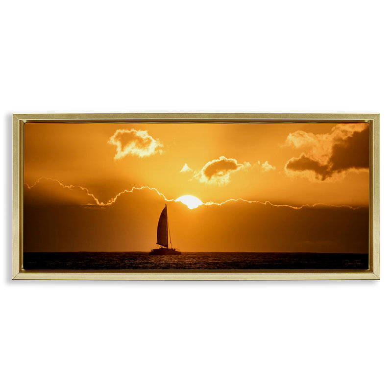 «Tranquil Sunset Voilier», art mural encadré flottant par Dennis Frates, Cadre flottant métallique doré, H 14 po x l 31 po