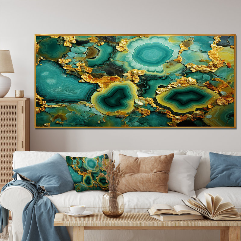 Amazonite dorée verte dorée - géode de pierre, art mural, Cadre flottant doré, H 28 po x l 60 po x P 1,5 po