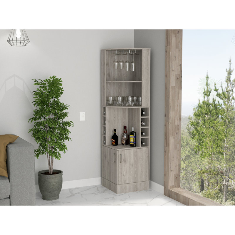 8 armoires-bar grises avec système de tablettes fonctionnelles pour la présentation des boissons et le rangement organisé