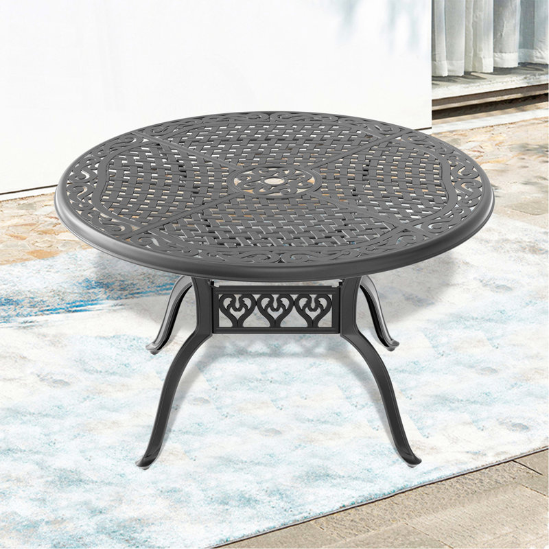 Table de salle à manger de 48 po en fonte d'aluminium avec structure noire et trou pour parasol