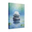 Bain et lessive Lotus blanc sur pierres empilées-919113360