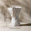 Vase décoratif en céramique blanche, joli petit vase à fleurs blanches pour la décoration intérieure, vases décoratifs en céramique de style bohème d'inspiration nordique moderne