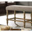 Banc rustique en bois flotté avec siège en microfibre douce et détails décoratifs