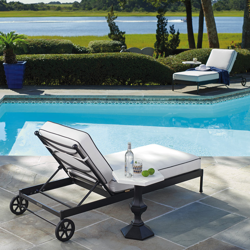 Pavlova Chaise