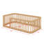 Structure de lit simple en bois avec clôture en bois-404564711