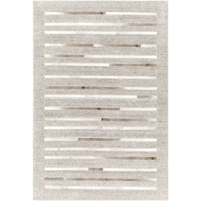 Tapis rayé fabriqué à la main Giselle en gris / blanc / brun