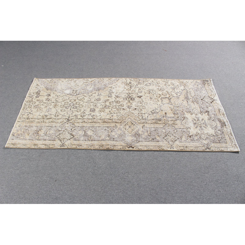 Petit tapis turc antique fait à la main beige et idéal pour rafraîchir votre intérieur avec son design discret Oushak