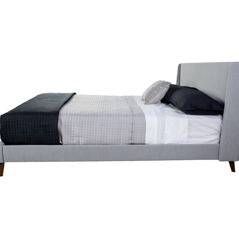 Grand lit tapissier avec 2 tables de chevet