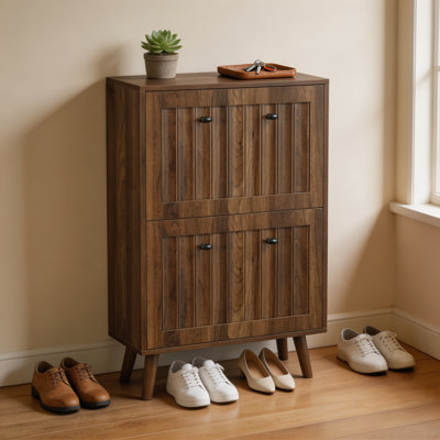 Armoire à chaussures de style médiéval moderne, unité de rangement à chaussures verticale avec finition rainurée verticale, armoire à chaussures de couleur noyer de 23,6 pouces, idéale pour les couloirs, les couloirs et les entrées.
