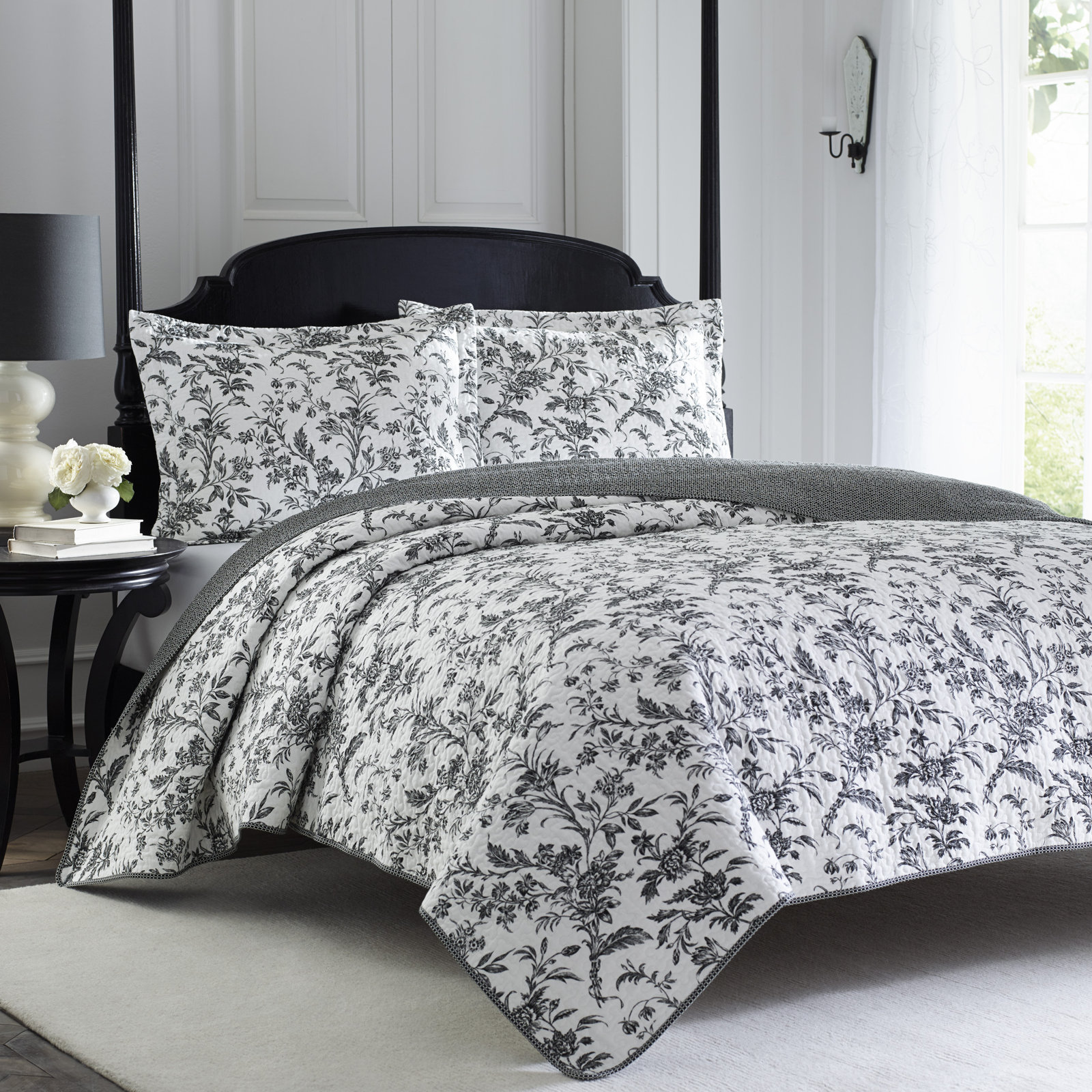 Amberley Cotton Quilt Set, Full/Queen Quilt + 2 Shams, Black