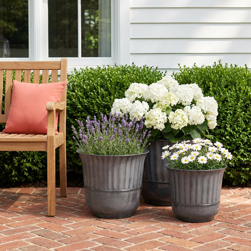 Tristan Metal Pot Planter, Gray
