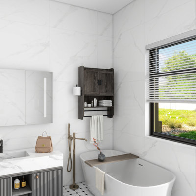Armoire au-dessus de la toilette grise, avec tablettes réglables et espace de rangement organisé