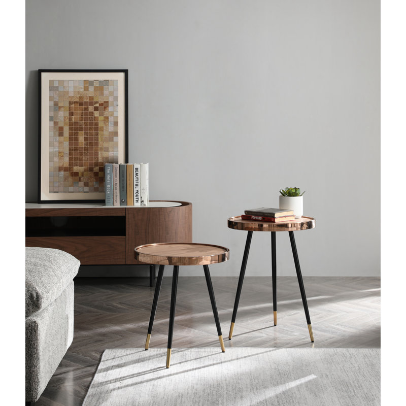 Table de bout à 3 pieds, 20" H x 18" W x 18" D