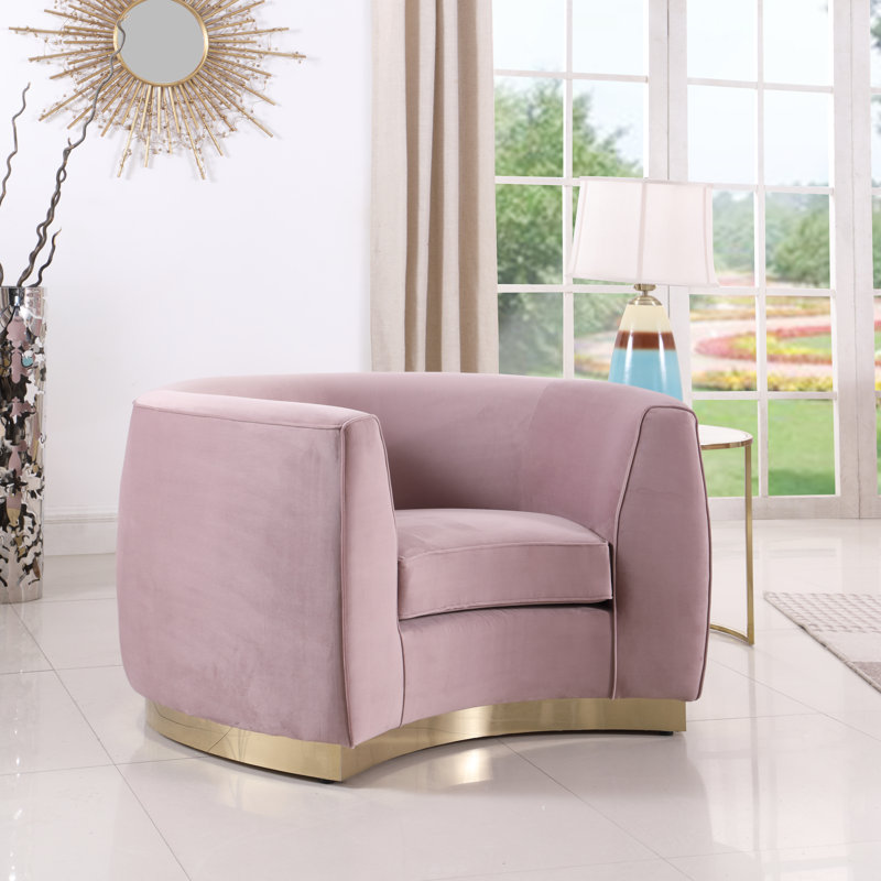 Fauteuil demi-tonneau en velours Breccan, Velours rose, Or