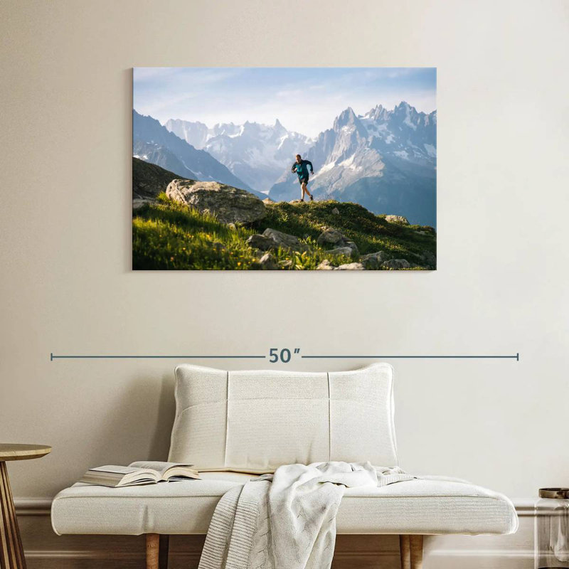 Sireci Trail Runner, 26" H x 39" W