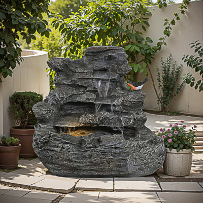 Fontaine cascade en béton